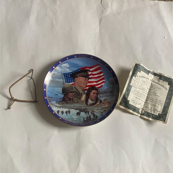 The Bradford Exchange WWII The Remembrance Series:1-5-Decorative Plates-8 in - Picture 9 of 13